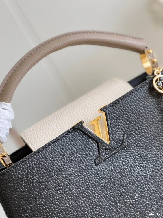 LOUIS CAPUCINES VUITTON MM 0707